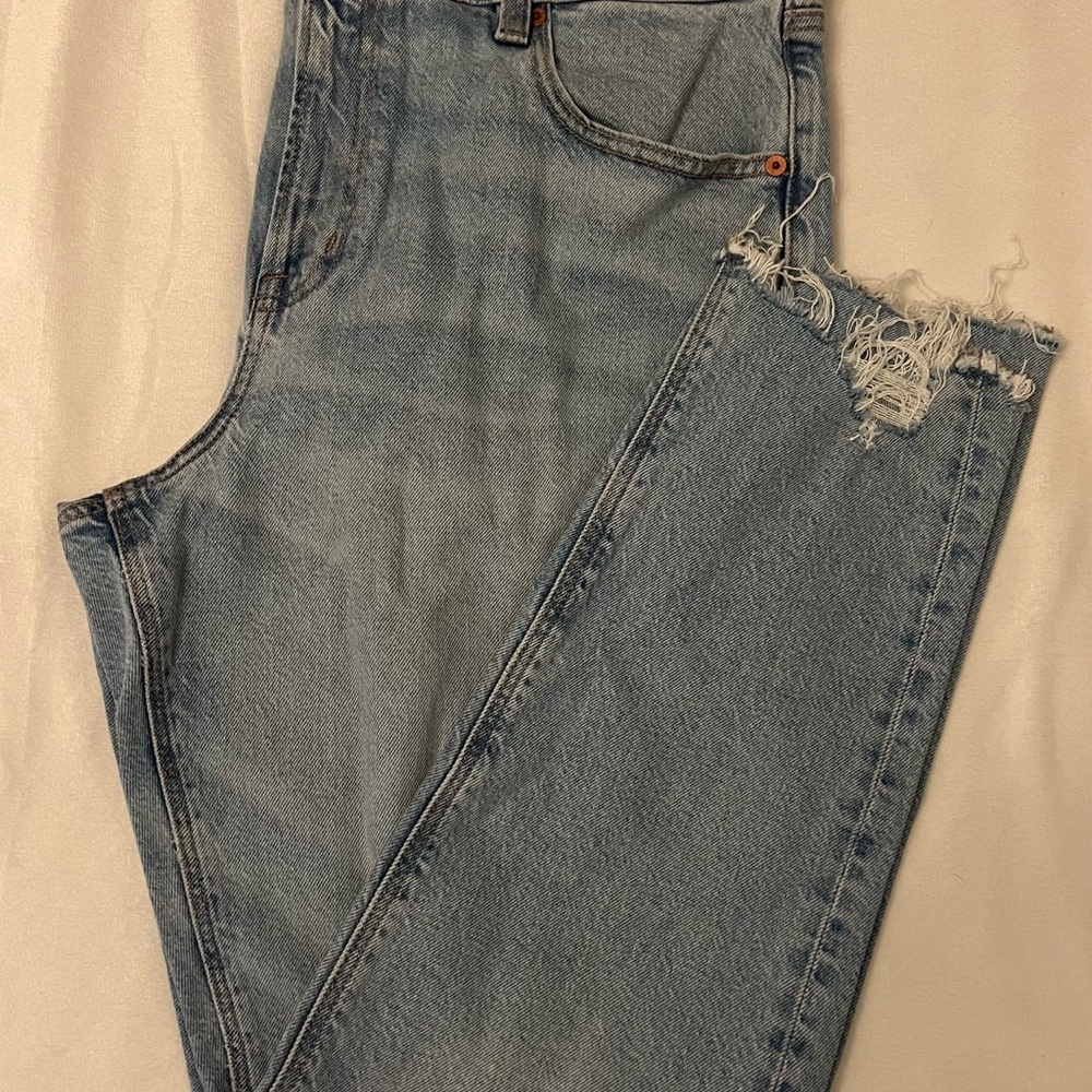 American Eagle Outfitters Light Blue 90’s Skinny Jeans